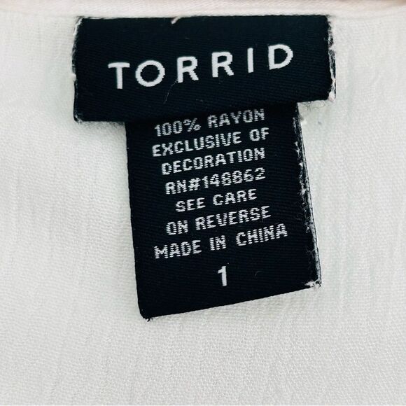 Torrid white embroidered gauze blouse crochet  lace trim size 1x - Picture 7 of 8